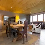 La Clairiere Aux Cerfs *